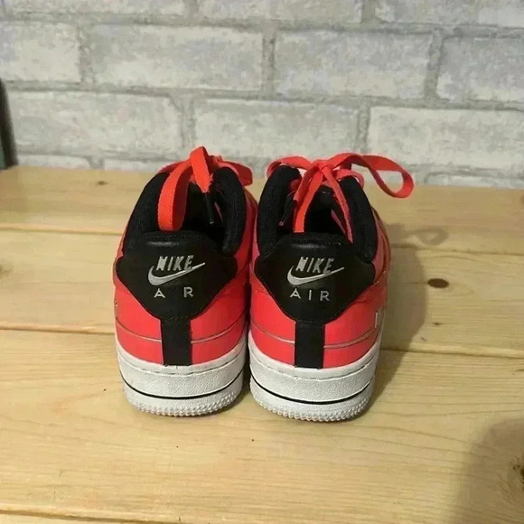2020 Air Force 1 '07 LV8 'Double Air Pack - Laser Crimson; Youth size 5Y - Picture 2 of 3